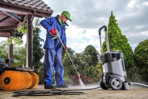 Read more about the article 3 Reasons To Hire a Professional Pressure Washer